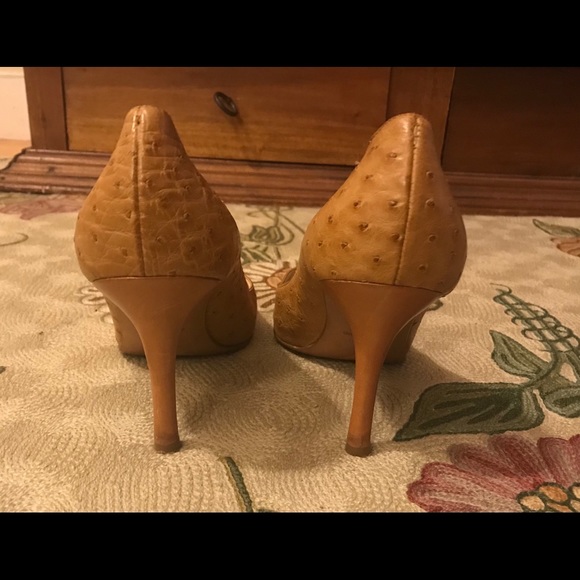 Vintage Barney’s NY ostrich pump - Picture 5 of 10